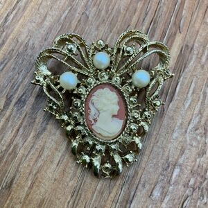 M. Jent Vintage Elegant Faux Pearl Gold Tone Victorian Style Cameo Brooch